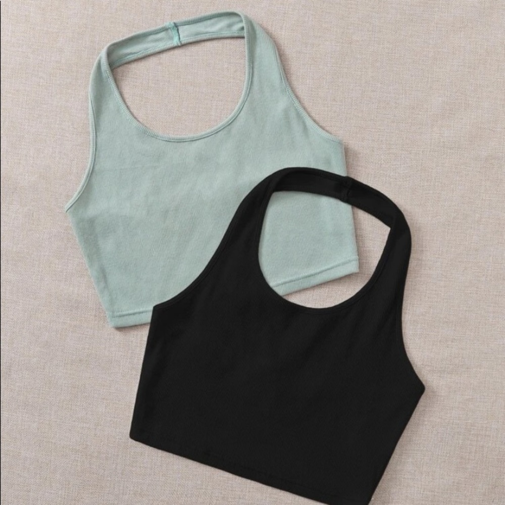 ❌❌ SOLD OUT❌❌2 packs of backless Crop Tops